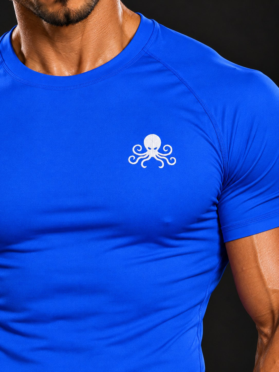 SSS Power T-Shirt Compression - Bleu Roi – détail du logo pieuvre brodé
